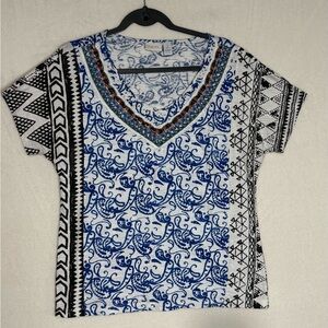 Chico’s Blue White Pattern Embroidered V-neck top size 1 (S)